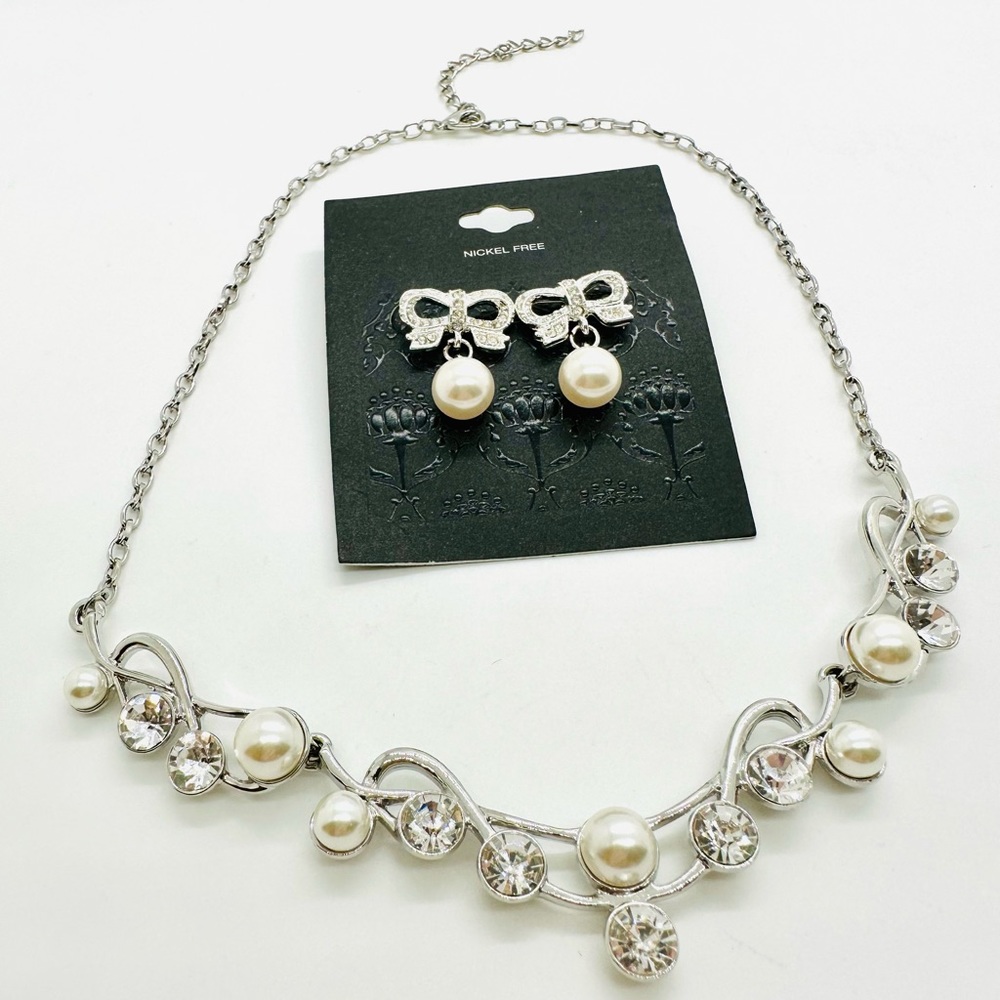 Rhinestone Pearl Necklace & Earrings